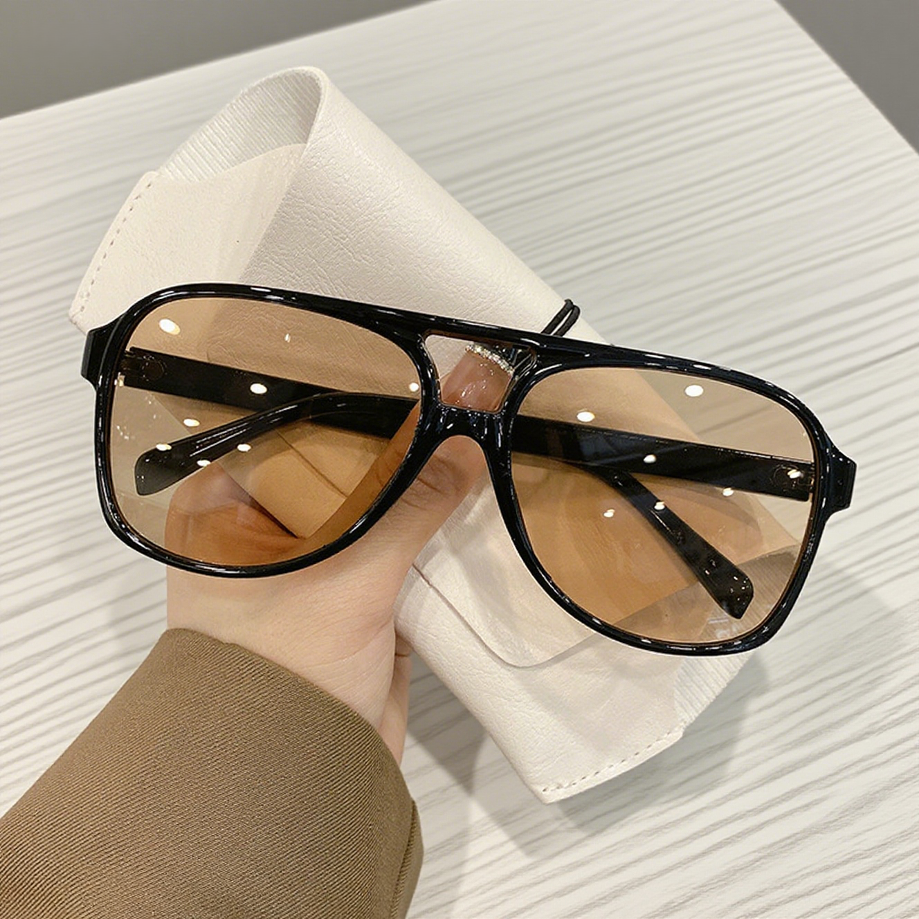 Stylish Vintage Full-Rim Oval Sunglasses