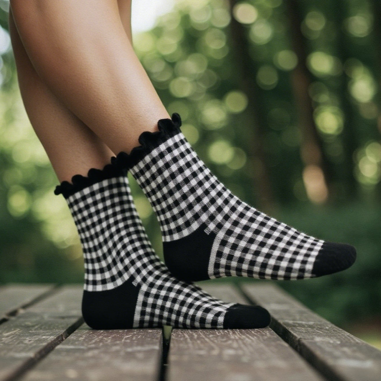 Cute Vintage Checkered Fungus Edge Socks