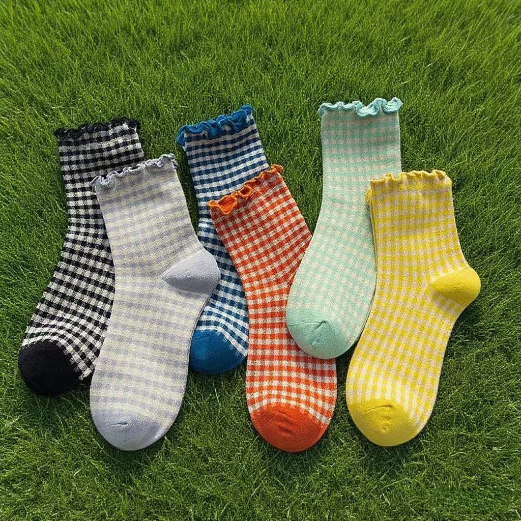 Cute Vintage Checkered Fungus Edge Socks