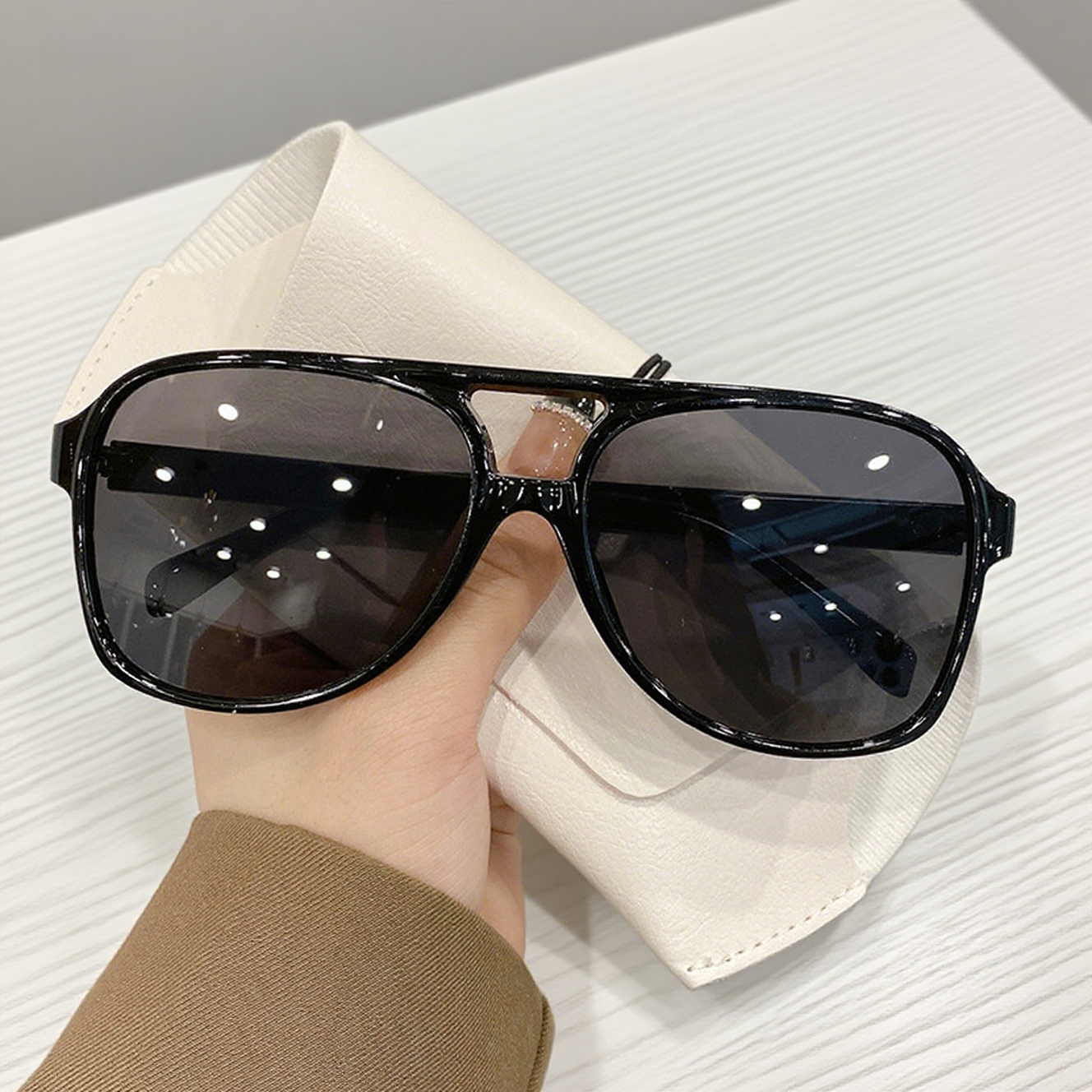 Stylish Vintage Full-Rim Oval Sunglasses