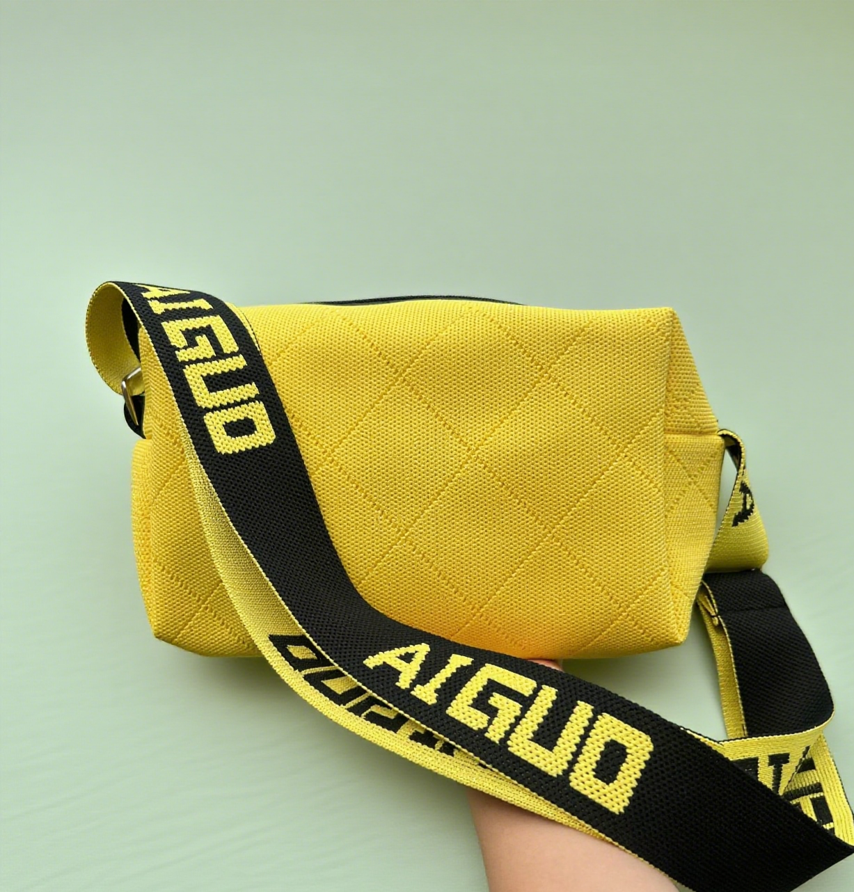 Lightweight knitted crossbody bag