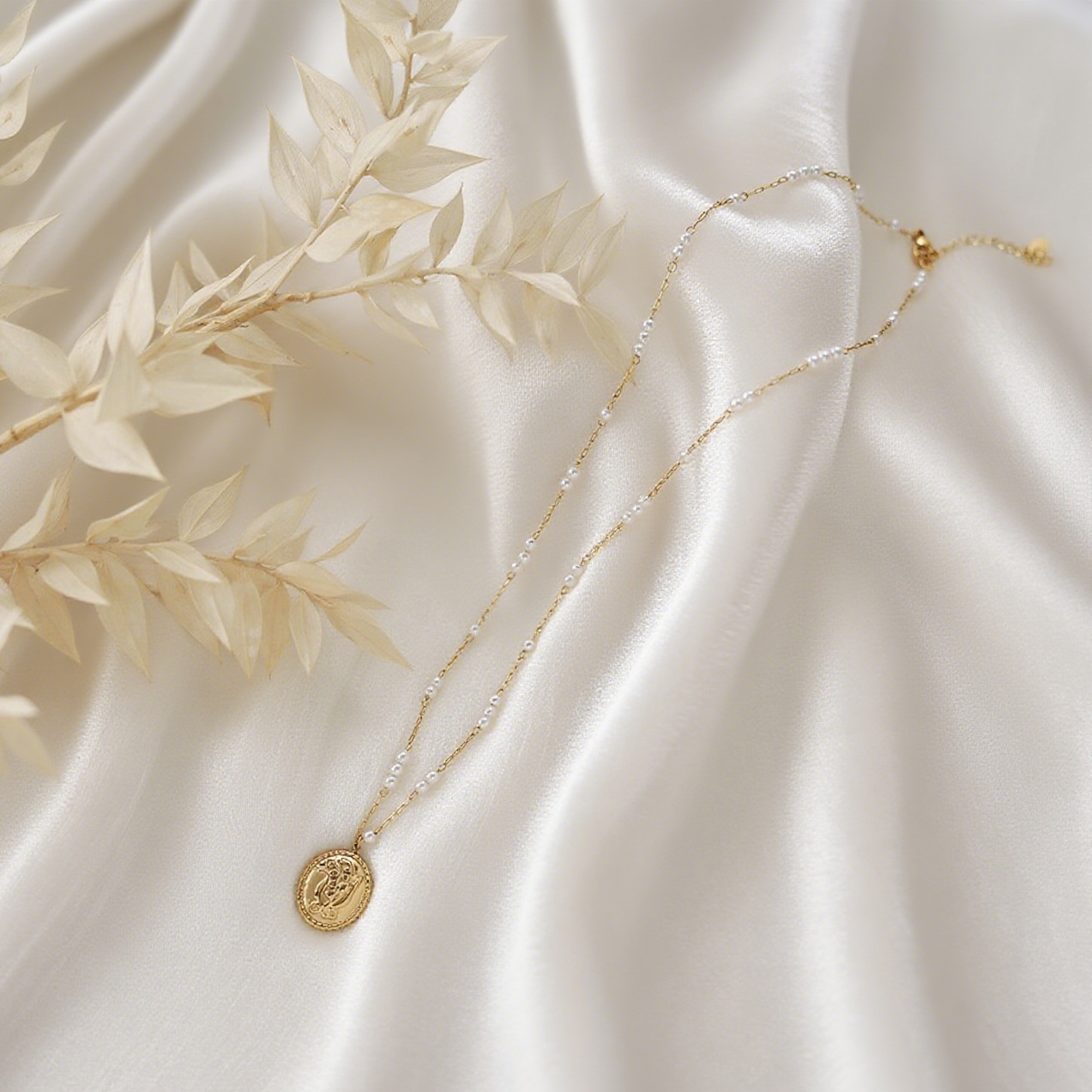 Vintage Lily Of The Valley Oval Beaded Necklace